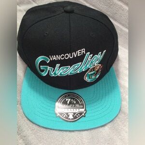 Mitchell & Ness Vancouver Grizzlies Black and Teal Fitted Hat Size 7 3/8